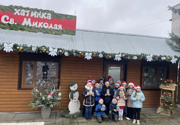 Борщівська громада відкрила Хатинку Миколая: понад 1400 дітей відвідали святкову резиденцію (фото)