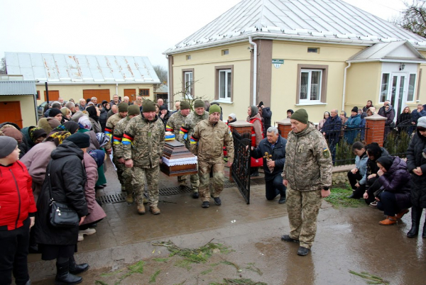 Шумська громада попрощалася з героєм Олександром Каніщевим (фото)