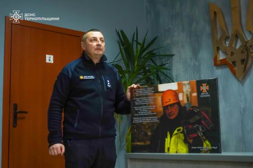 Вражена роботою рятувальників, тернополянка написала їм вірш (фото)