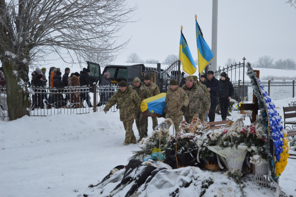 Лановецька громада провела в останню путь воїна Юрія Лазорука (фото)