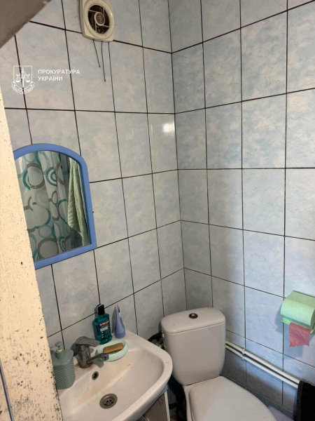 Прихована камера у вентиляції: на Тернопільщині судитимуть 57-річного чоловіка за зйомку сусідки в душі (фото)