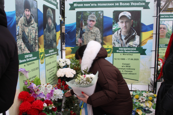 У Великих Дедеркалах провели IV благодійний фестиваль «Колядуй Захисникам» (фото)