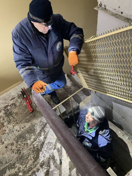 Працівники «Тернопільводоканалу» допомагають ліквідовувати наслідки обстрілів у Києві (фото)