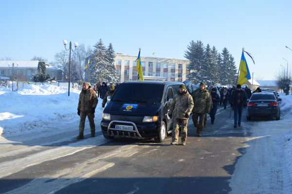Лановецька громада провела в останню путь воїна Юрія Лазорука (фото)