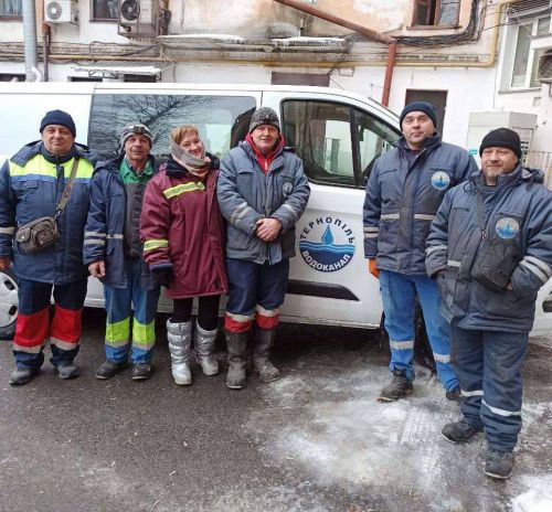 Працівники «Тернопільводоканалу» допомагають ліквідовувати наслідки обстрілів у Києві (фото)