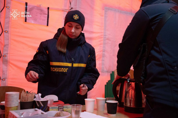 Екстрені служби МВС ліквідовують наслідки російських ударів: серед залучених – рятувальники з Тернополя (фото)