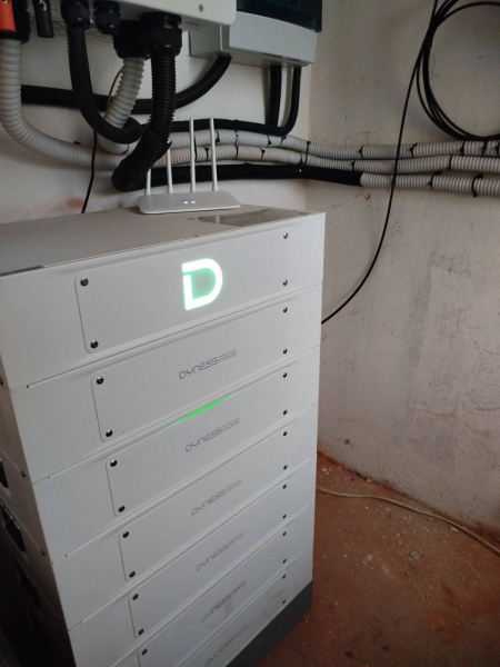 У школі Гусятина запрацювала сонячна електростанція з автономним живленням (фото)