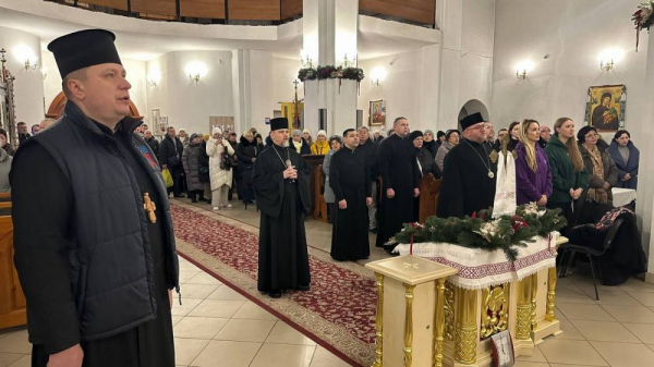 У Тернополі сім’ям, які постраждали від ракетного удару 19 листопада, передали сертифікати на побутову техніку (фото)