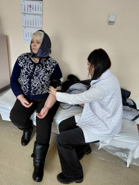 Вакцинальний автобус у Борщеві: 33 мешканці отримали щеплення (фото)