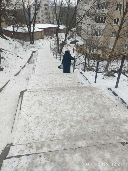 Муніципали у Тернополі виявили 12 фактів нерозчищення снігу на вулицях та у дворах міста