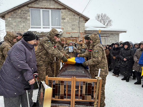 Підгороднянська громада провела в останню путь воїна-захисника Руслана Беркету (фото)