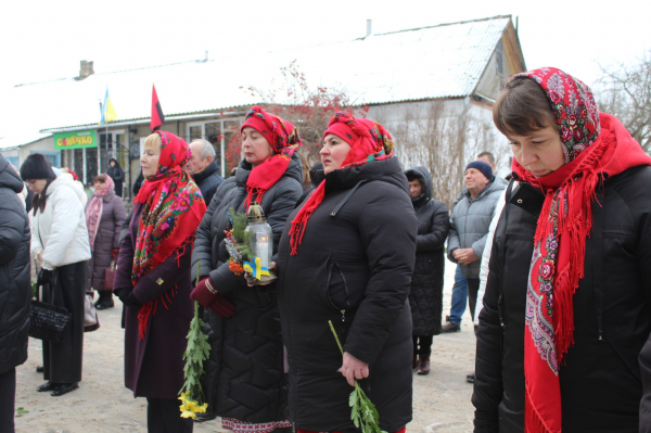 У Великих Дедеркалах провели IV благодійний фестиваль «Колядуй Захисникам» (фото)