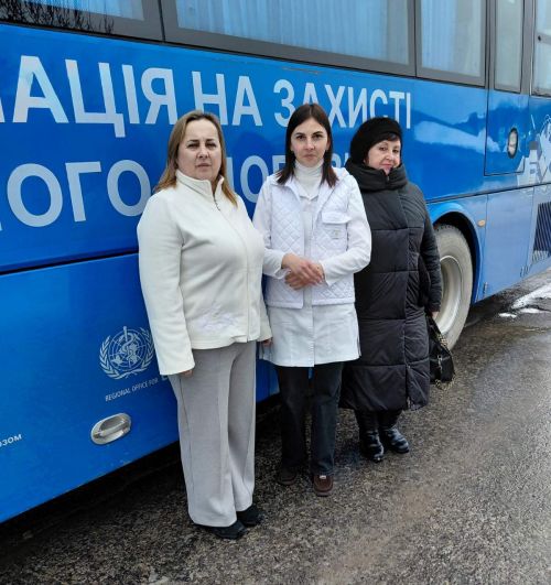 Вакцинальний автобус у Борщеві: 33 мешканці отримали щеплення (фото)