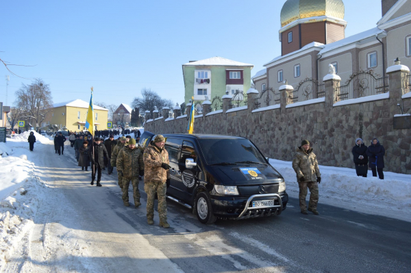 Лановецька громада провела в останню путь воїна Юрія Лазорука (фото)