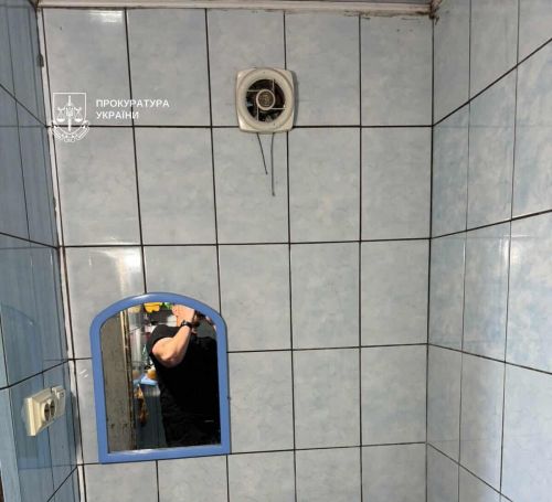 Прихована камера у вентиляції: на Тернопільщині судитимуть 57-річного чоловіка за зйомку сусідки в душі (фото)
