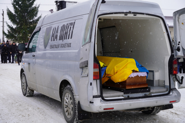 У Байковецькій громаді попрощалися з військовослужбовцем Андрієм Южиним (фото)