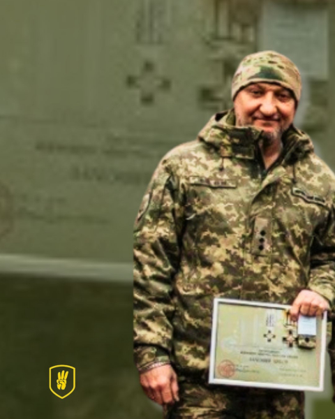 Екс-голова Тернопільської облради, який сьогодні воює, отримав відзнаку міністра оборони (фото)