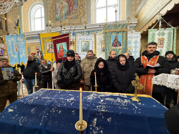 Підгороднянська громада провела в останню путь воїна-захисника Руслана Беркету (фото)