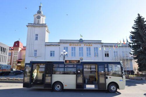 З початку року в Чорткові запровадили безготівкову оплату проїзду
