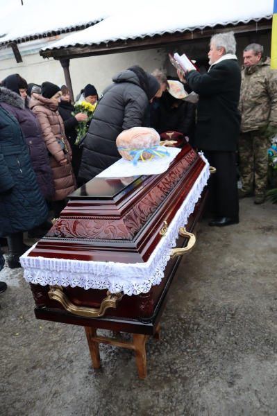Борсуківська громада попрощалася з Героєм Володимиром Шибистим (фото)