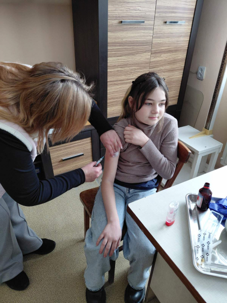 Вакцинальний автобус у Борщеві: 33 мешканці отримали щеплення (фото)