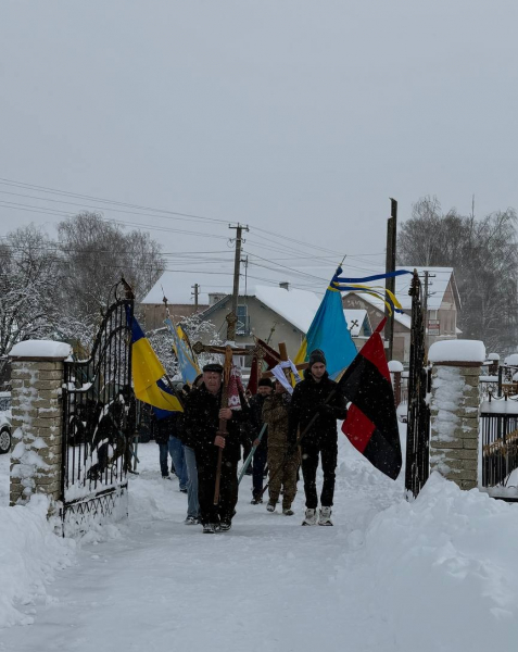 Підгороднянська громада провела в останню путь воїна-захисника Руслана Беркету (фото)