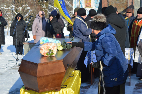 Лановецька громада провела в останню путь воїна Юрія Лазорука (фото)