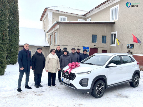 Козівський відділ центру громадського здоров’я отримав нове службове авто (фото)