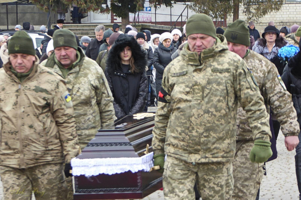 Шумська громада зустріла полеглого захисника Дмитра Войцішевського, який майже два роки вважався зниклим безвісти (фото)