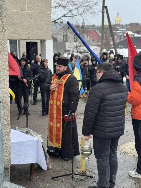 У Бережанах відкрили меморіальну дошку військовому Петру Сендецькому (фото)