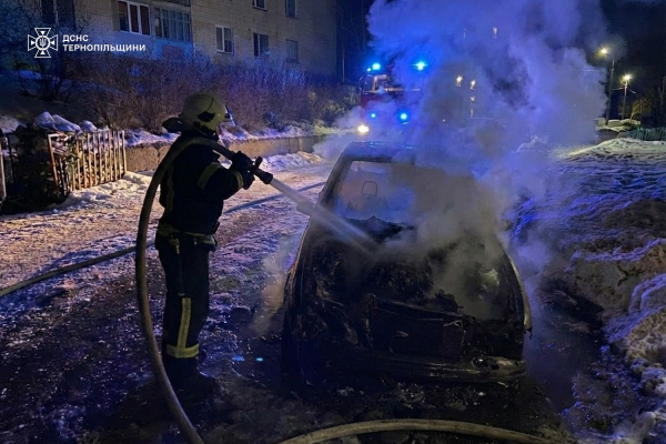 Смертельна пожежа на Кременеччині та займання авто у Тернополі: підсумки доби від рятувальників