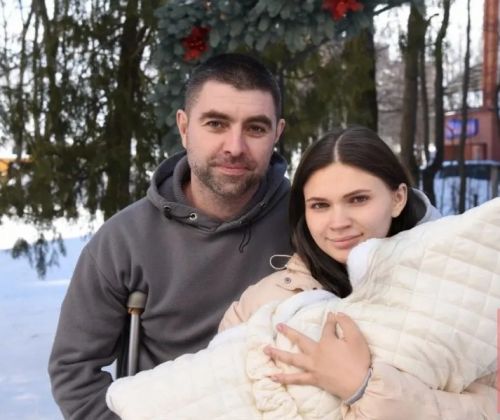 Подружжя із Збаража вдруге стало батьками вдома: пологи приймав батько до приїзду швидкої (фото)