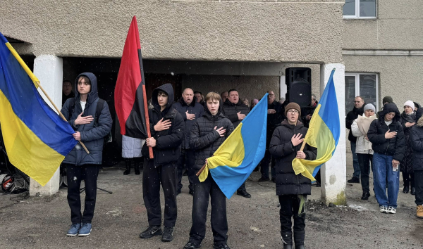 У Бережанах відкрили меморіальну дошку військовому Петру Сендецькому (фото)