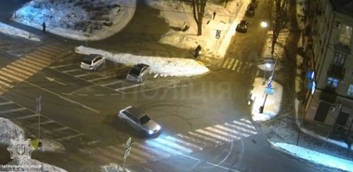 У центрі Тернополя 19-річний водій BMW виконував небезпечні маневри біля пішохідного переходу (відео)