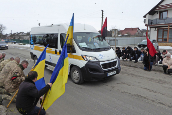 Шумська громада зустріла полеглого захисника Дмитра Войцішевського, який майже два роки вважався зниклим безвісти (фото)
