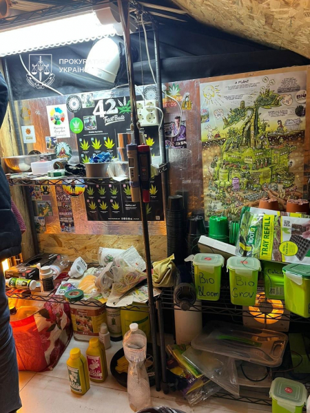 Серед затриманих жителі Тернопільщини: ліквідували канал міжнародної наркоторгівлі (фото, відео)