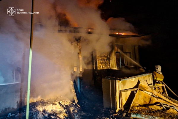 Смертельна пожежа на Кременеччині та займання авто у Тернополі: підсумки доби від рятувальників