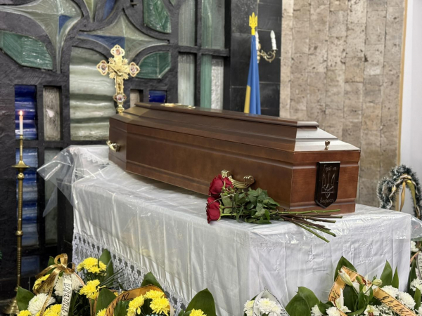 Вважали зниклим безвісти: похоронили воїна з Петриків Олександра Слободяна (ФОТО)