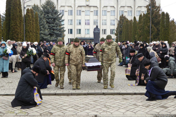 Шумська громада зустріла полеглого захисника Дмитра Войцішевського, який майже два роки вважався зниклим безвісти (фото)
