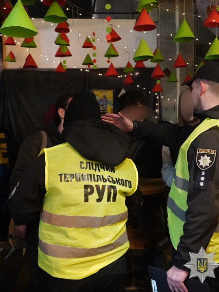 Під час спецоперації «Рубікон» у Тернополі викрили схему обігу наркотиків (фото)