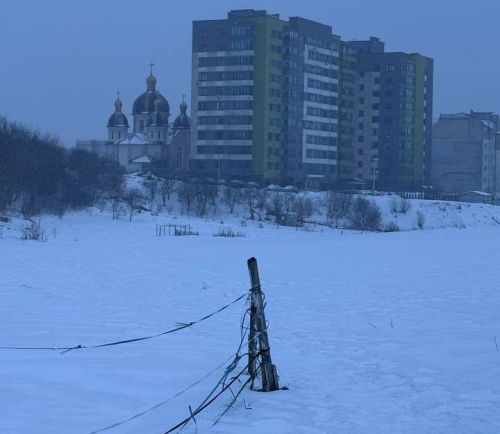 В одному з мікрорайонів Тернополя пролунав різкий звук, схожий на постріл (фото)