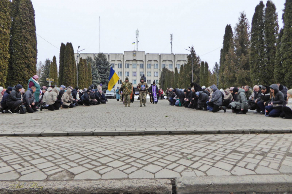 Шумська громада зустріла полеглого захисника Дмитра Войцішевського, який майже два роки вважався зниклим безвісти (фото)