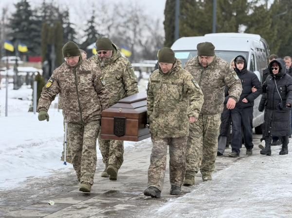 Вважали зниклим безвісти: похоронили воїна з Петриків Олександра Слободяна (ФОТО)