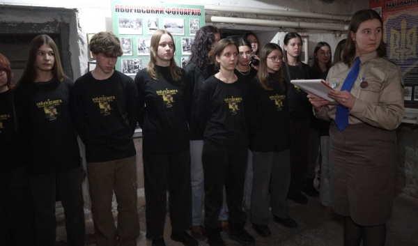 Акція «Доба»: у колишніх камерах КДБ в Тернополі молодь вшанувала пам’ять українських Героїв (ФОТО)