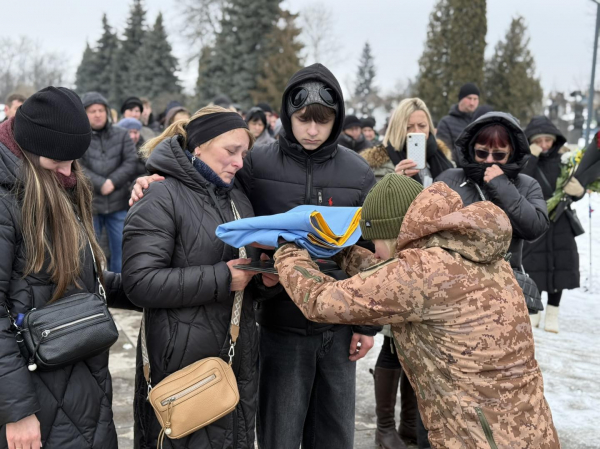 Вважали зниклим безвісти: похоронили воїна з Петриків Олександра Слободяна (ФОТО)