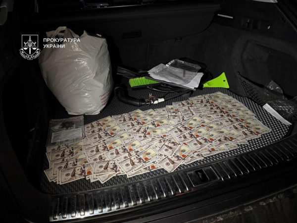 Житель Тернополя вимагав 30 тисяч доларів у військового, який втік з частини (фото)