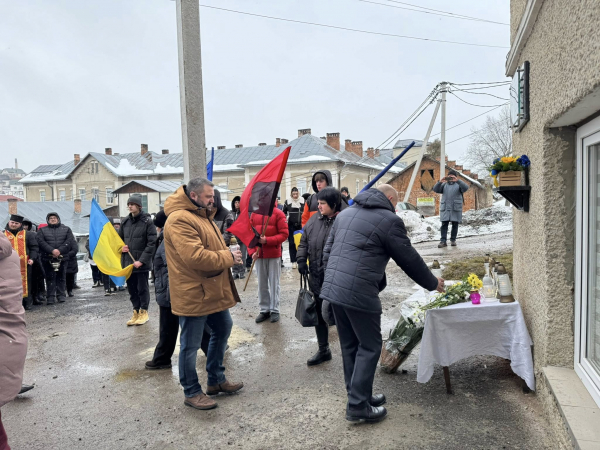 У Бережанах відкрили меморіальну дошку військовому Петру Сендецькому (фото)
