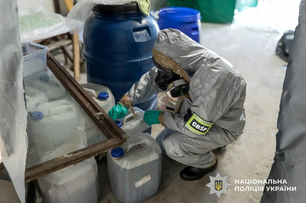 Серед затриманих жителі Тернопільщини: ліквідували канал міжнародної наркоторгівлі (фото, відео)