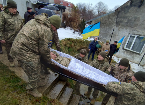 За тиждень мав святкувати 31-річчя: на Підгаєччині поховали воїна Володимира Рокецького (фото)