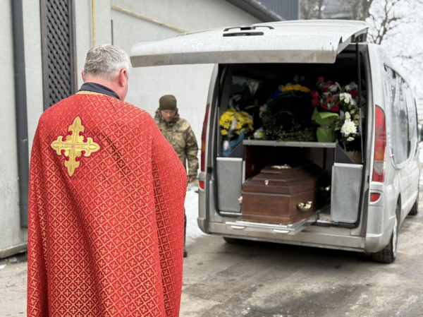 Вважали зниклим безвісти: похоронили воїна з Петриків Олександра Слободяна (ФОТО)